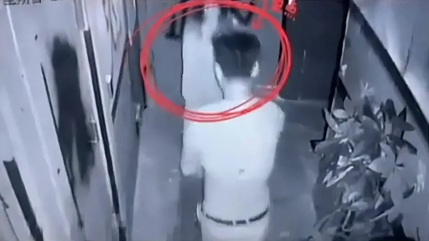 影/正妹鬼屋角色扮演被捏胸　噁男辯：自己是「消費者」沒有錯