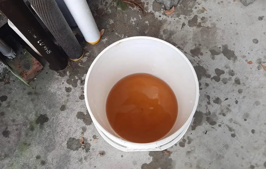 你敢喝？彰化大村鄉自來水黃濁　村民崩潰怒吼：比尿還髒