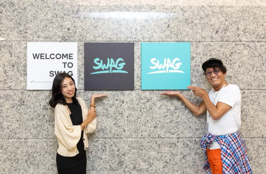 震撼組合！加藤鷹SWAG「連結」前輔導長內內　預告用金手指嗨翻直播