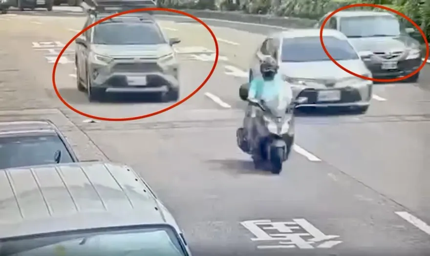 影/2車行車糾紛北市街頭爭道　他搖下車窗亮出「AK」對方嚇歪