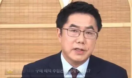 影/黃偉哲「歐巴風」南韓當推銷員　芒果好甜到主持人「連皮吃」！