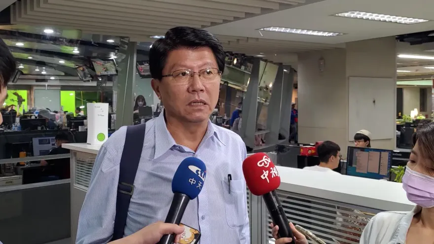 黨內有人醞釀換侯　謝龍介提「換柱」慘痛經歷：犯一次笨犯兩次該死