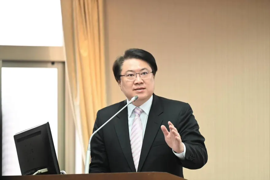 槓上林右昌！侯競辦轟：基隆市長任內未完工任何1戶社宅