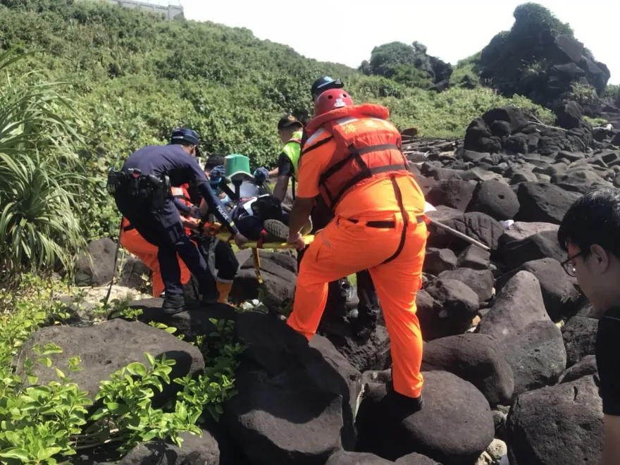 快訊/高溫熱死人！台北兩翁石門採草藥中暑　1人送醫不治