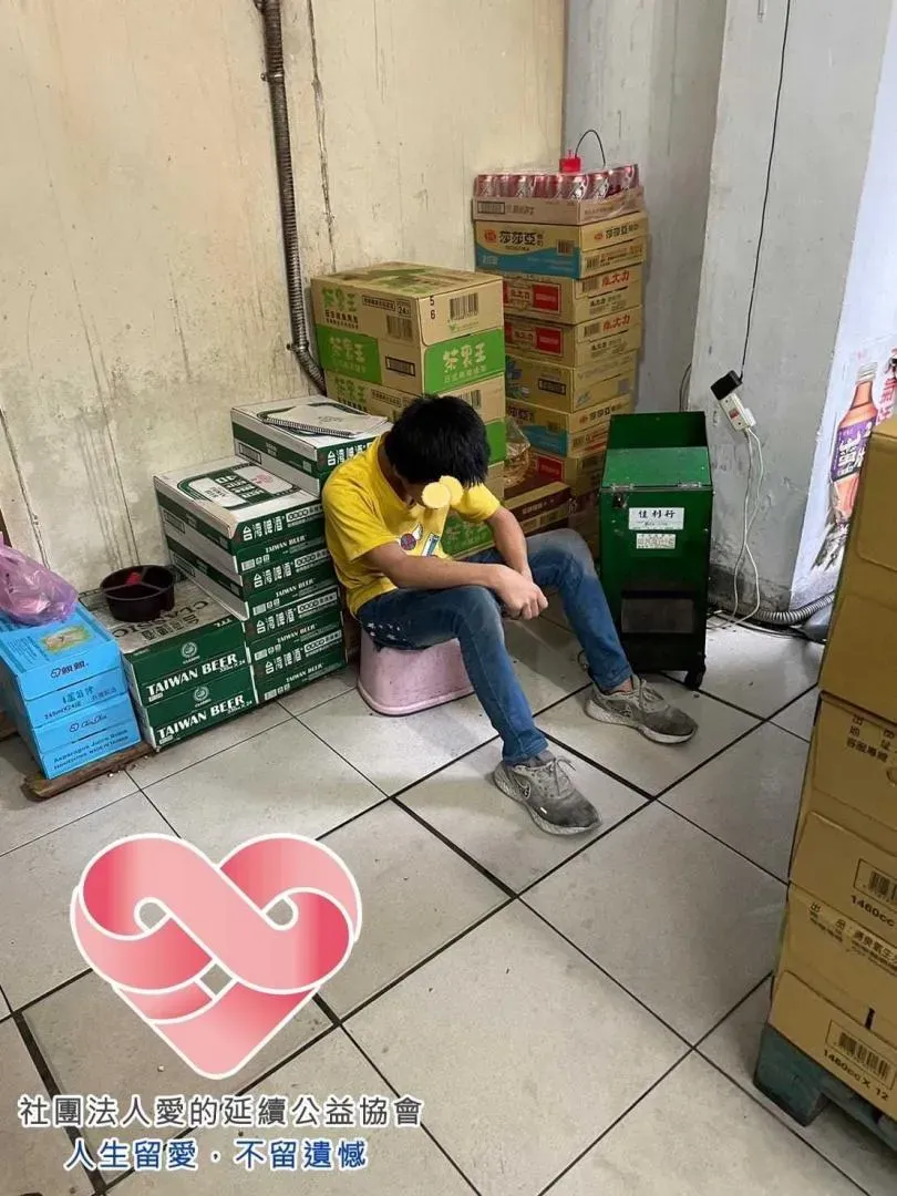 板橋2寶媽替前夫扛債…欠租遭趕「全家蝸居2坪房」　6歲弟童言令人鼻酸