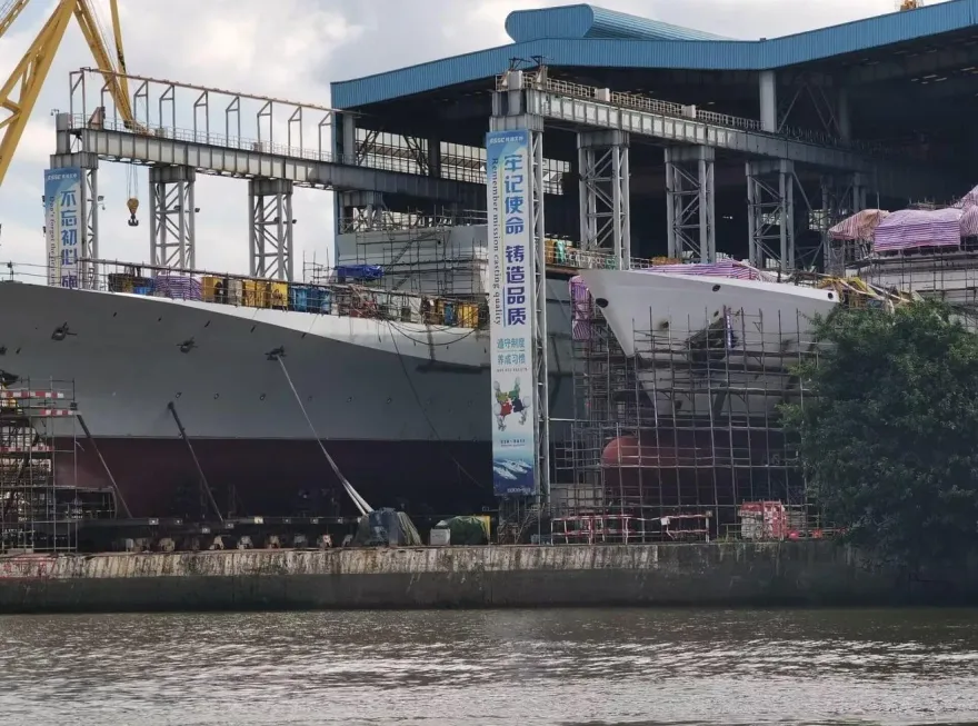 陸航艦保鑣兼反潛！2艘054B型護衛艦將下水　航速更快船體更廣