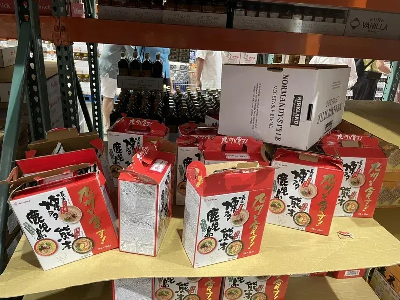 奧客恥度無極限！好市多架上一排拉麵全被開箱　理由「超沒品」