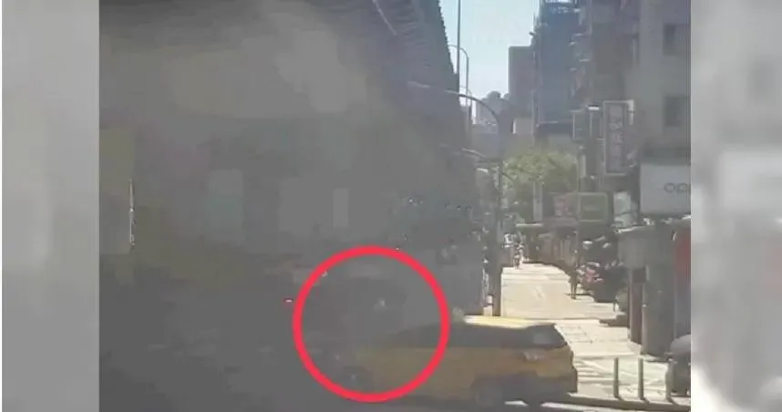 中和女走斑馬線遭重聽運將撞死　丈夫悲痛批：為何可以當司機