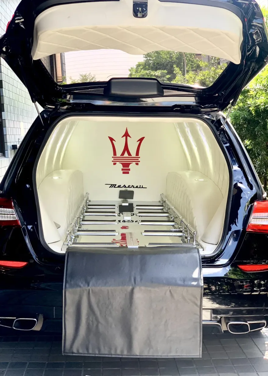 開箱「瑪莎拉蒂靈車」！超奢華內裝曝光　網讚嘆：「死了也要搭一次？」