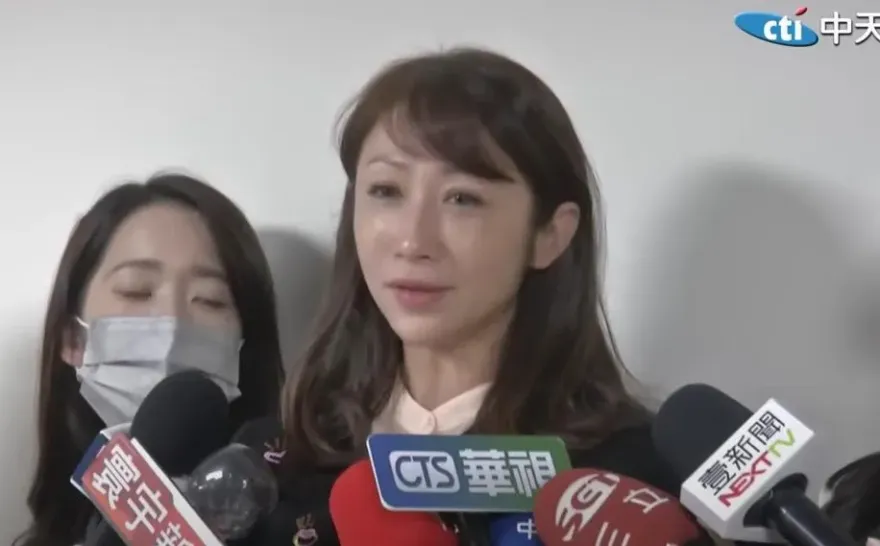 5月搭肩柯文哲調戲「會害羞」　許淑華今批「厭女」網酸：支持阿北告性騷