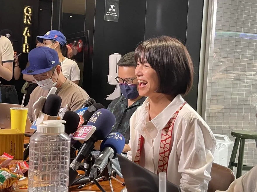 李心潔坦言心境「度日如年」　透露老公來台「睡沙發」
