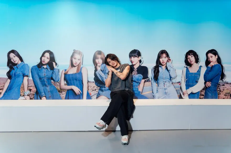 台灣鮮肉男星與周子瑜合影！朝聖TWICE：是很好的學習對象