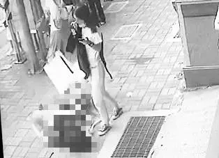 影/暑假到新店學開車...政大女等公車遇「冷氣機17樓墜落」死劫　家屬悲痛：為什麼沒防護