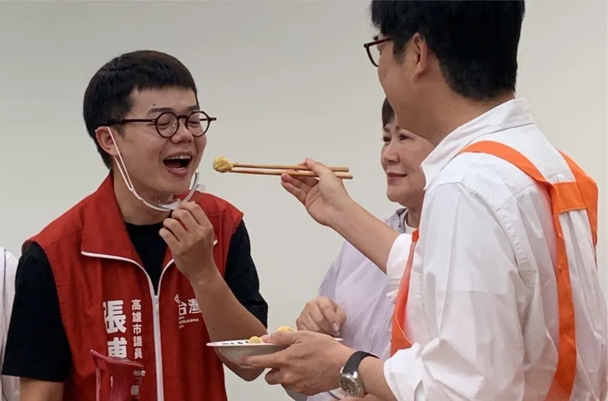 驚見陳其邁餵議員吃「狗糧」　游淑慧傻眼：不愧是死忠的