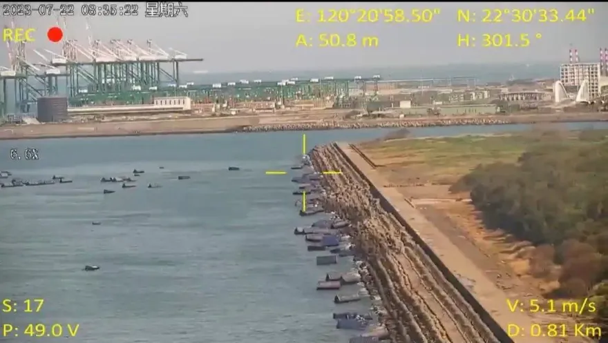 貨櫃之亂！天使輪貨櫃直撲鳳鼻頭漁港　海巡派無人機監控