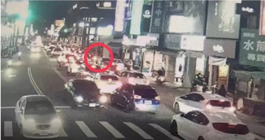 台中西區街頭驚現BB彈槍戰！台中警方漏夜逮2惡煞