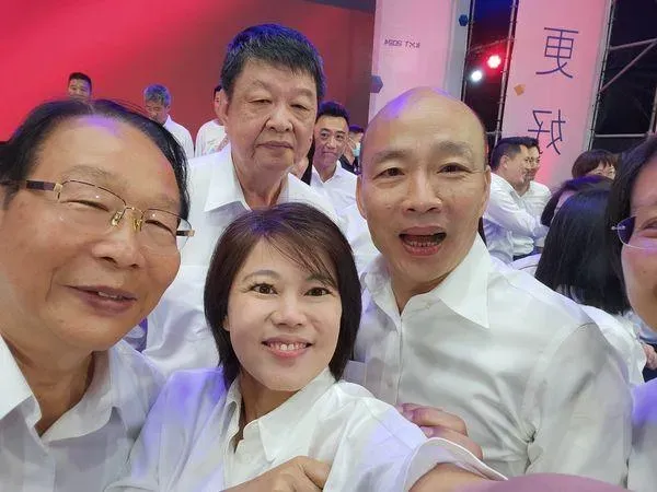 韓國瑜的頭會發光！曬全代會合照碰不到蔣萬安　游淑慧直喊這問題
