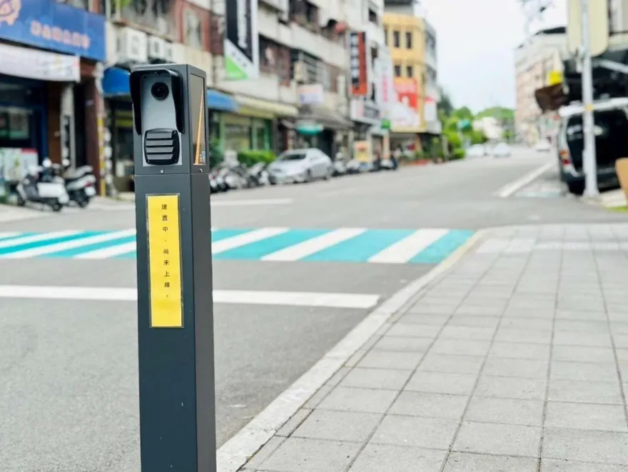 新竹市23處裝卸貨停車格　8/1起試辦智慧停車柱科技執法