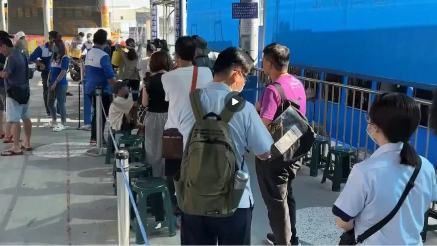 影/杜蘇芮來襲！東港-小琉球停駛3日　颱風前超商急補貨