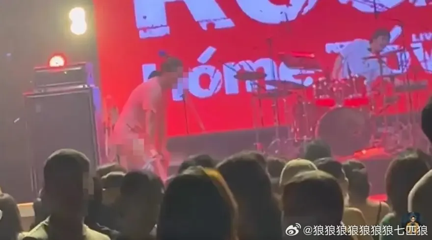 影/嗨過頭！表演一半當眾脫褲「GG原形畢露」　樂隊男成員被拘挨罰88萬元