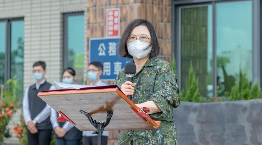漢光演習/蔡英文視察煉油廠防護操演　國安、軍方高層大陣仗陪同
