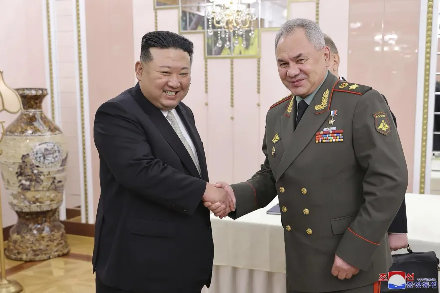 蕭依古訪北韓參觀新型武器設備　南韓媒體：金正恩恐在尋求國防出口