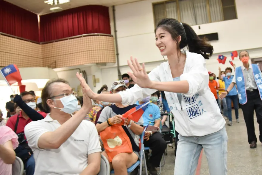 高雄3連霸綠委不妙了？「最美發言人」李明璇見面會現場太震撼