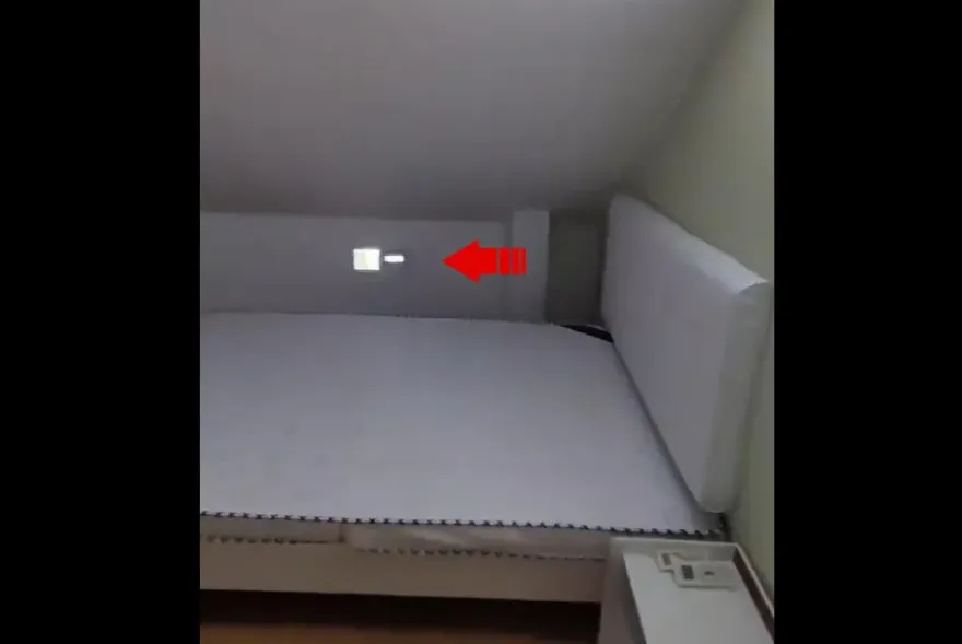 影/月租4400元！閣樓房出租窗戶「迷你如射擊孔」　網友：口罩別扔當窗簾