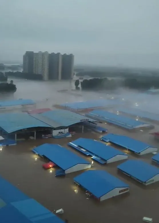 影/「瘋狂傾倒」72小時！河北雨量破1000毫米　「2天下2年份雨」專家曝原因