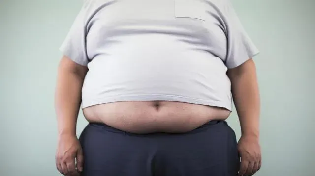 「腹部肥胖」恐害全身痠痛！英國研究：女性更明顯
