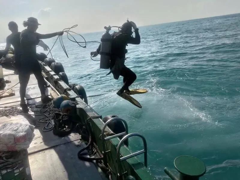 影/天使輪還在漏油「遭罰90萬」！潛水員下水封孔　驚險畫面曝光