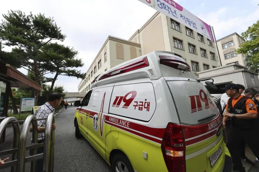 韓男「自稱畢業生」進入校園持刀行刺　49歲師遭砍昏迷搶救中