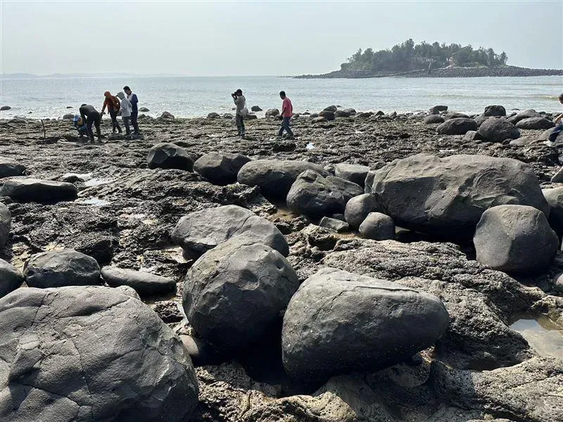 颱風把金門清朝古物吹出土！溥儀百年「公禁碑」驚見烈嶼海邊