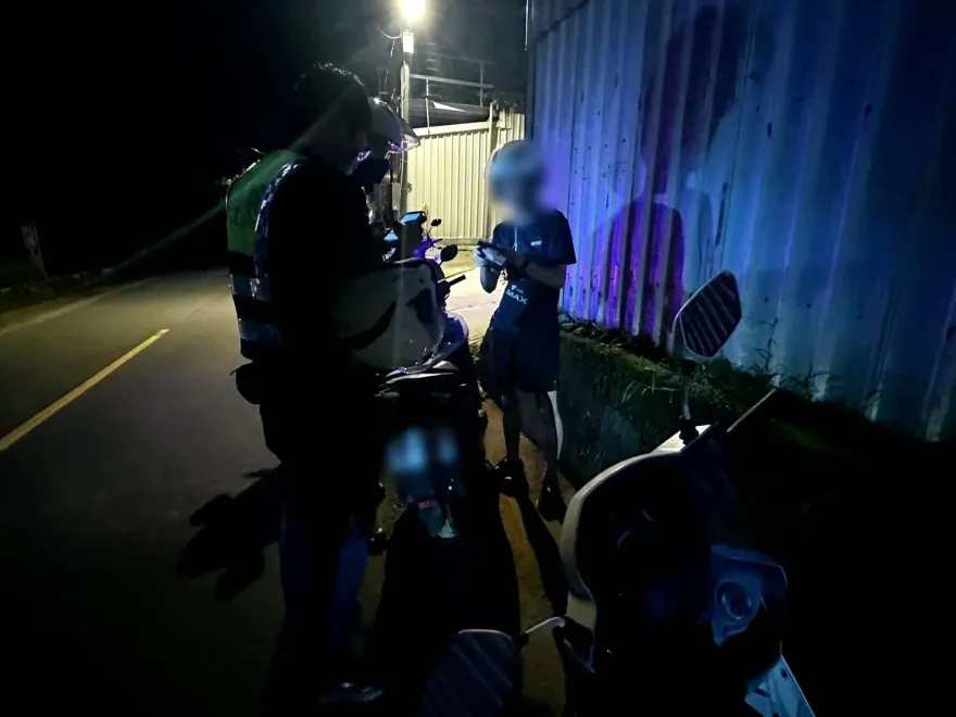 影/颱風夜驚魂記！台中男大生看Google導航卡山溝　警徒步1hr救援