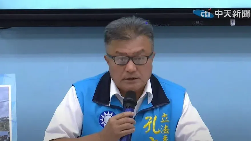 影/蔡英文赴南投勘災只待40分鐘　南投立委怒：物資車輛為她堵了2小時！