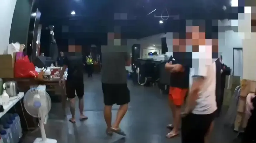 阿母救我！欠40萬遭押走逼債傳訊母求救　警急赴現場營救