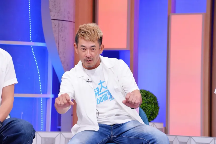 為愛瘋狂！柯叔元接送初戀情人　被計程車攔腰撞上噴飛40公尺