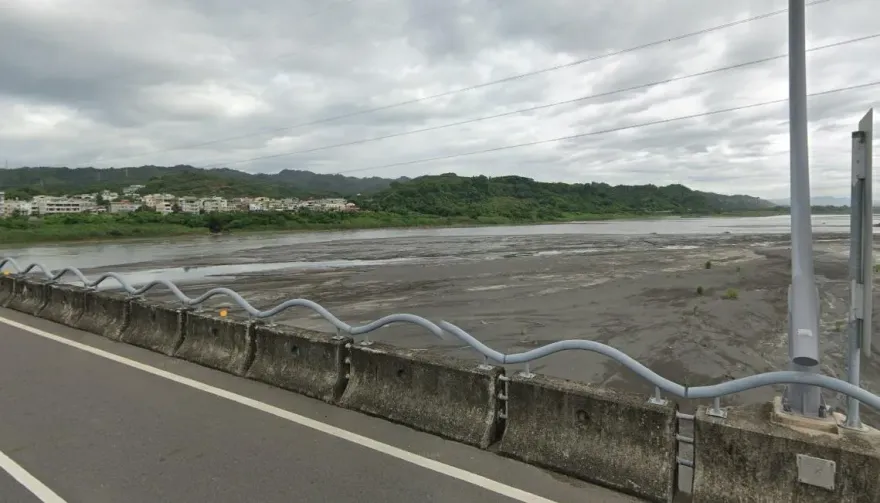 88節聞兒失蹤！37歲男墜20m溪　撲通落水失聯到現在
