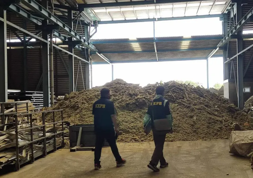 林園工廠違法掩埋廢漆渣！土壤有機化合物超標　6業者遭法辦
