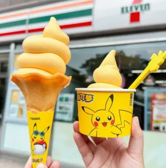 快來吃冰囉！超商推皮卡丘限定口味霜淇淋　義美祭出草莓聖代PK