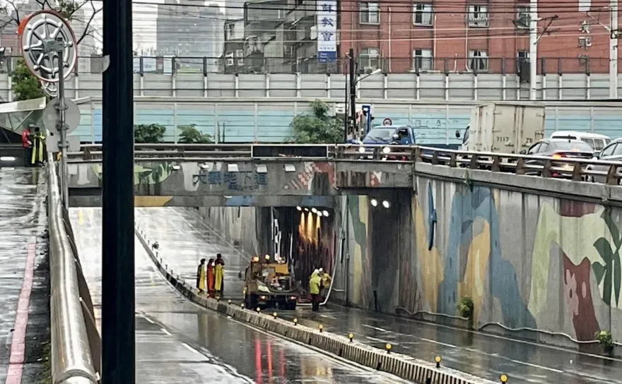 快訊/新北部分地區強降雨　板橋土城等10多處積水市府3級開設