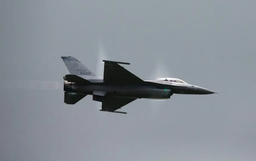 快訊／路透：美國批准售台5億美元F-16附加系統等裝備