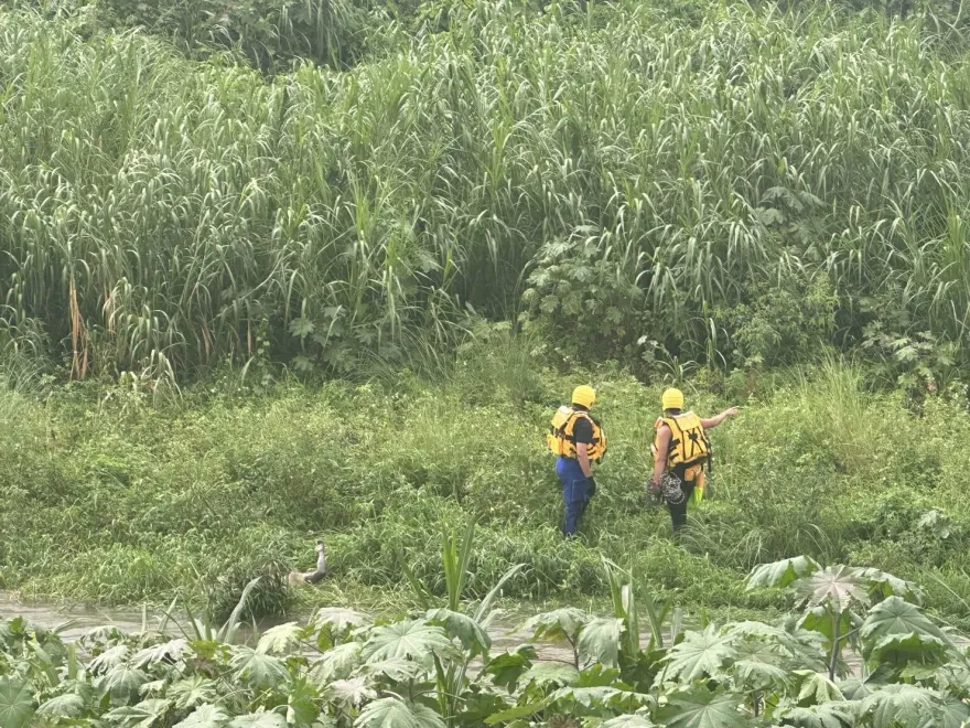 快訊/台中太平金母橋「驚見裸屍」！「頭部插河床」民眾嚇壞