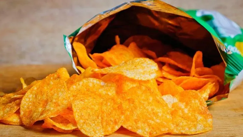買寂寞？洋芋片近「半包空氣」　食藥署親曝「3用途」