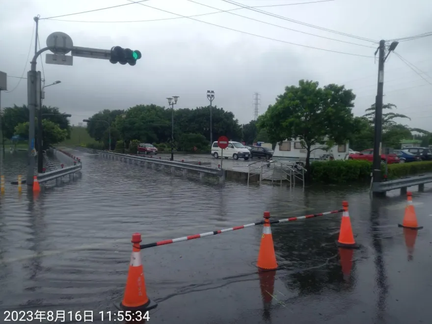 快訊/大雨狂炸雙北！　二重疏洪道淹水「這些水門只出不進」