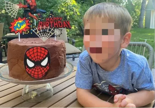 全家划船出遊遇憾事！3歲童爸媽面前栽入水中　慘遭螺旋槳重擊身亡