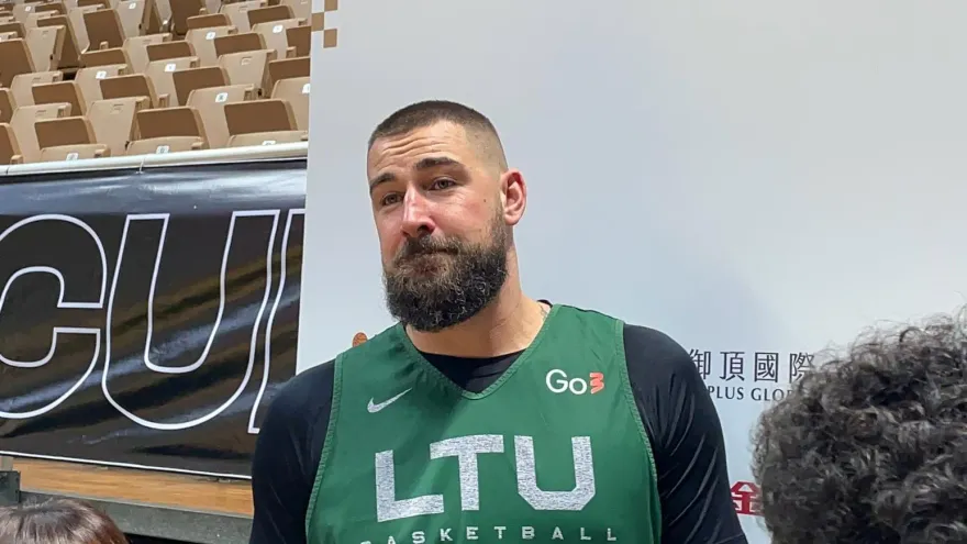 世界盃熱身賽/NBA明星「大V」來了！大讚台灣超美麗　被評「過譽」笑回不在意