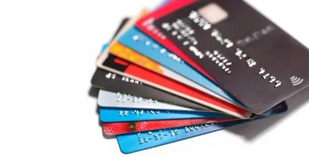 聯名卡大戰落幕　8月信用卡王換「這家銀行」