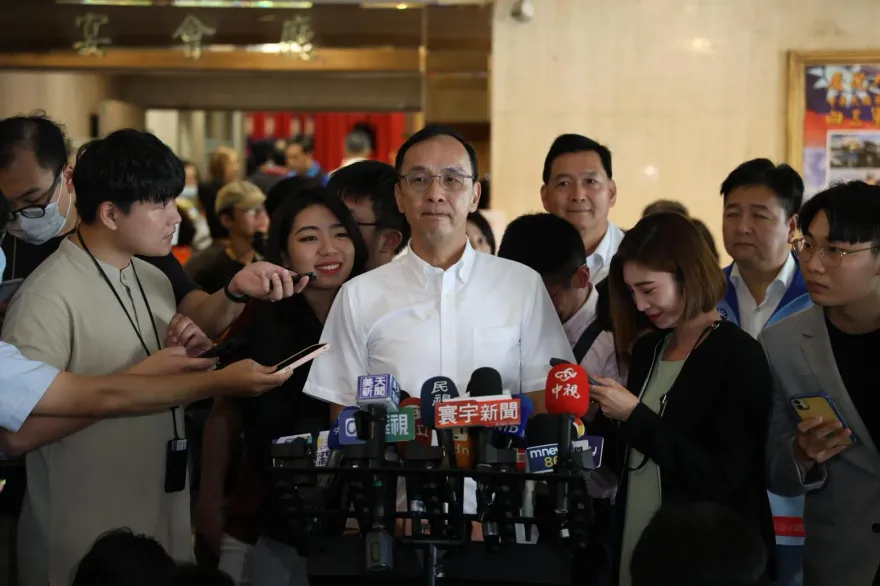 影/侯、柯民調相加不如賴？朱立倫反問「你相信嗎？」質疑抽樣有問題