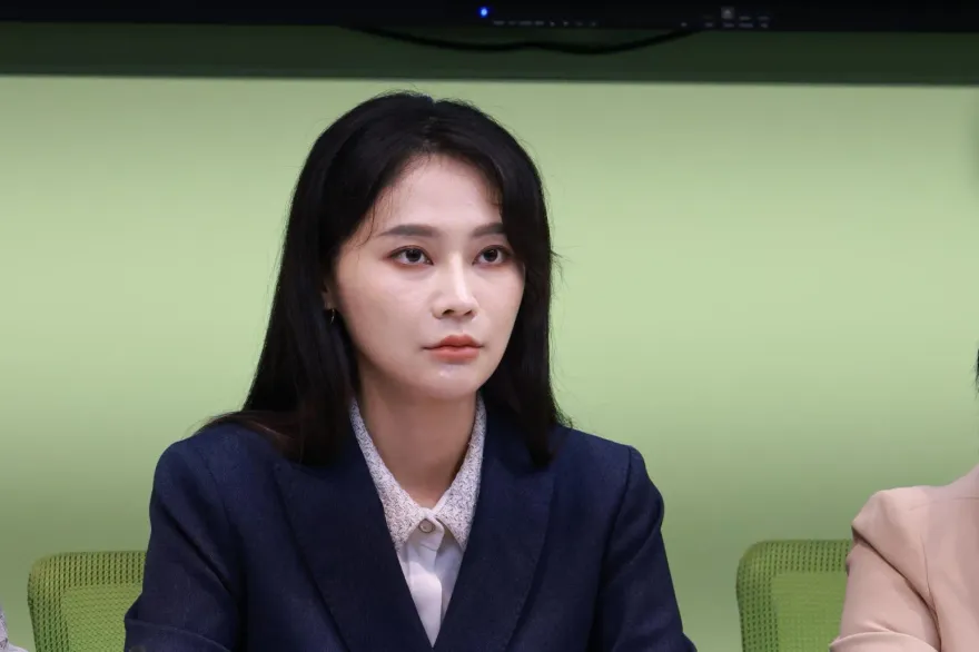 公布競選海報！賴品妤稱「滿滿政績是最好的連任方程式」　網轟：選舉到了開始唬爛